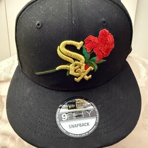 New Era Black Snapback with Rose Embroidered Chicago white Sox 9FiftyCap